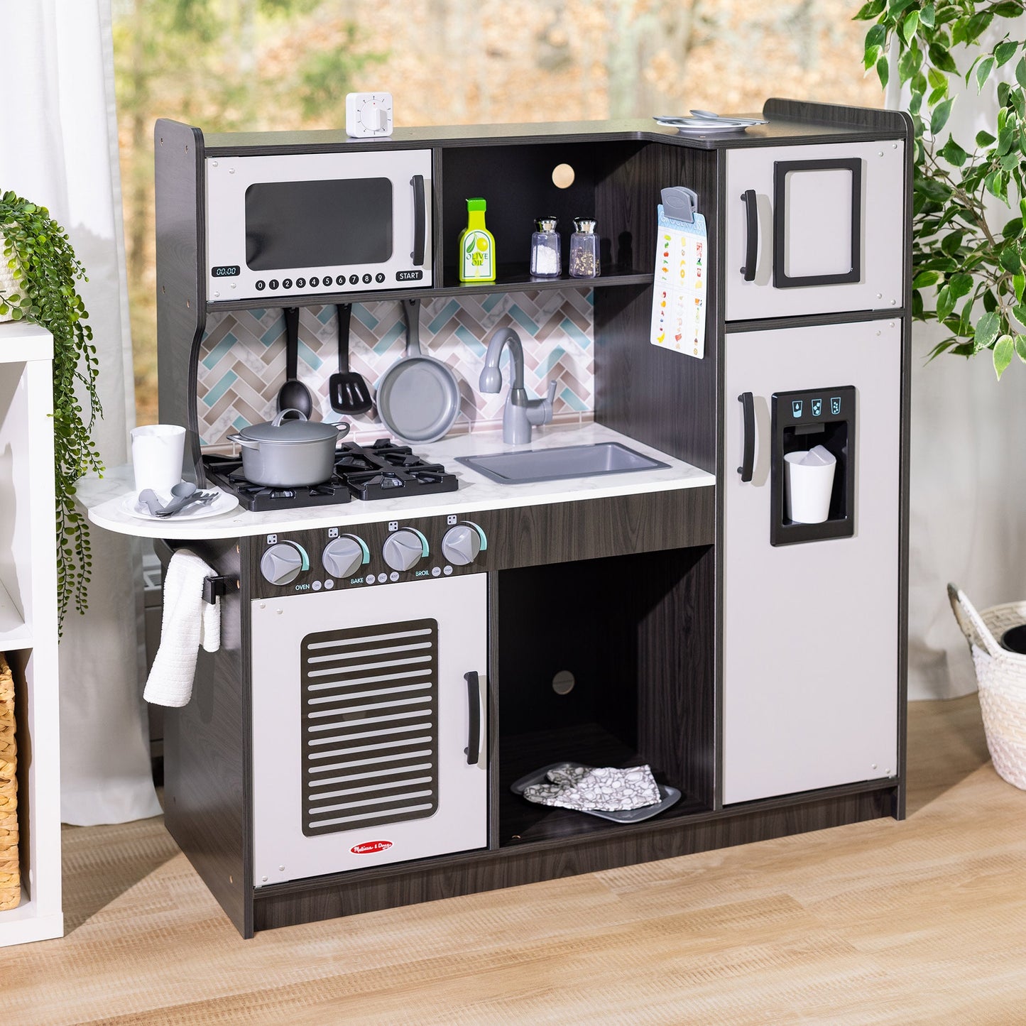 Wooden Chef's Kitchen - Charcoal
