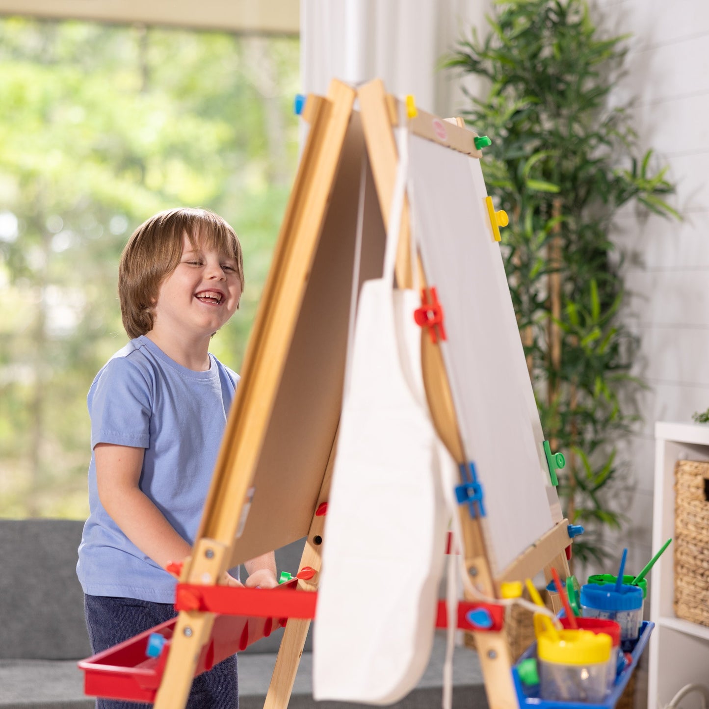 Easel & Accessories Gift Bundle