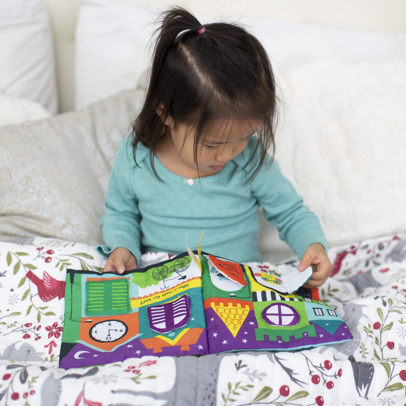 K’s Kids Soft Activity Book - The Wonderful World of Peekaboo!